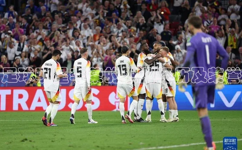 球速体育welcome姚记科技足球明星李荣的职业经历及荣誉